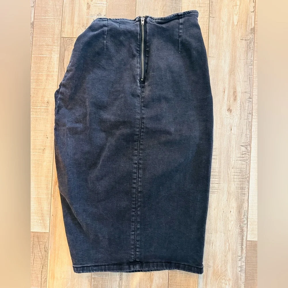 Zara Denim Stretch Faded Gray/Black Ruched Skirt - Picture 4 of 4